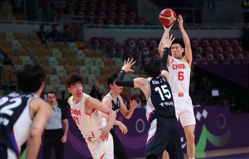 江苏男篮主场迎击四川队，东西部交锋的简单介绍