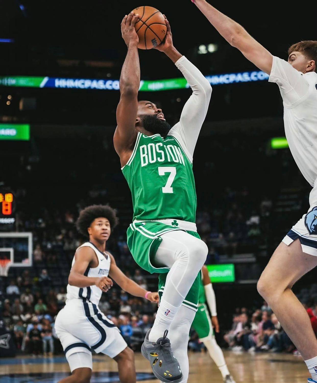 凯尔特人球员布朗持续表现稳定