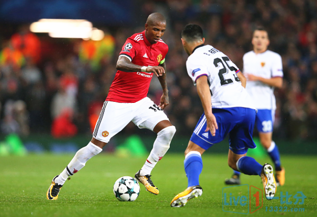 开云体育APP下载-瓦伦西亚不敌对手，连续两轮不胜形势严峻