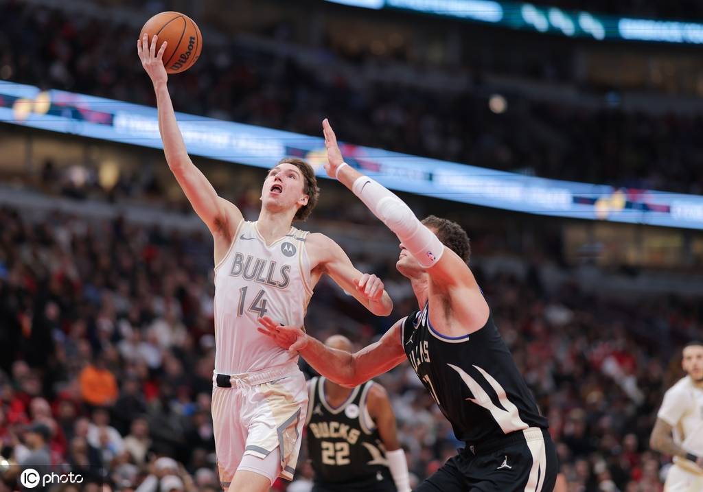 开云体育登录-快船绝杀雄鹿,武切维奇惊艳四座