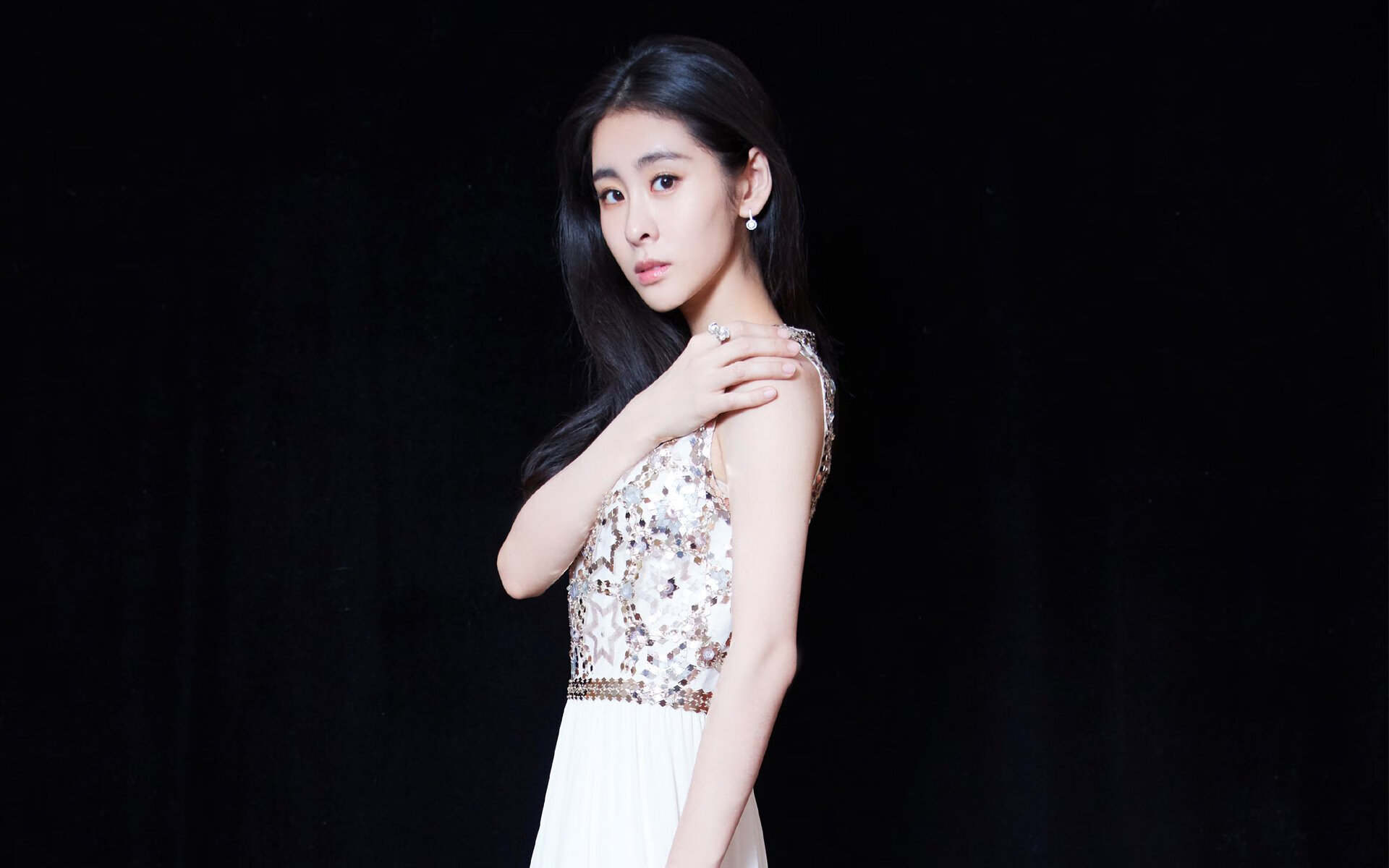 铁骑破天山！拉文狂飙40+导演攻防，骑士稳扎稳打碾碎新疆反扑