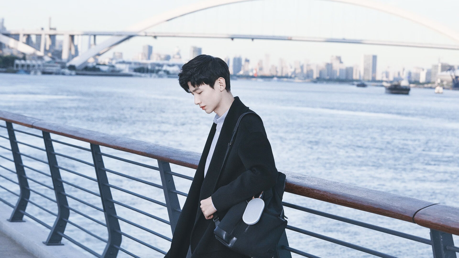 开云下载-强行终结与完美表演，爱德华兹用个人英雄主义写下新定义