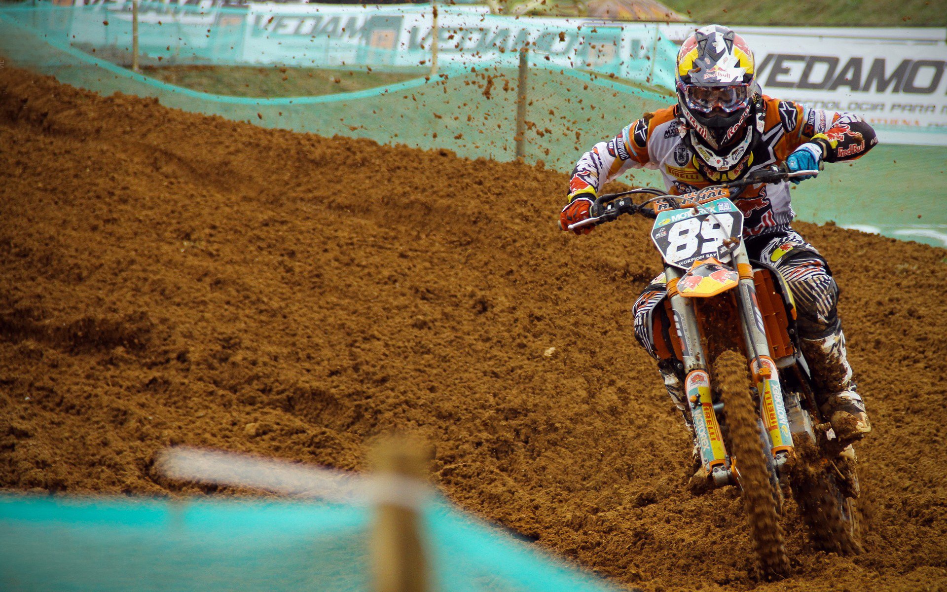 加纳闪电战摧毁马赛，姆巴佩虽败犹荣独掌比赛脉搏